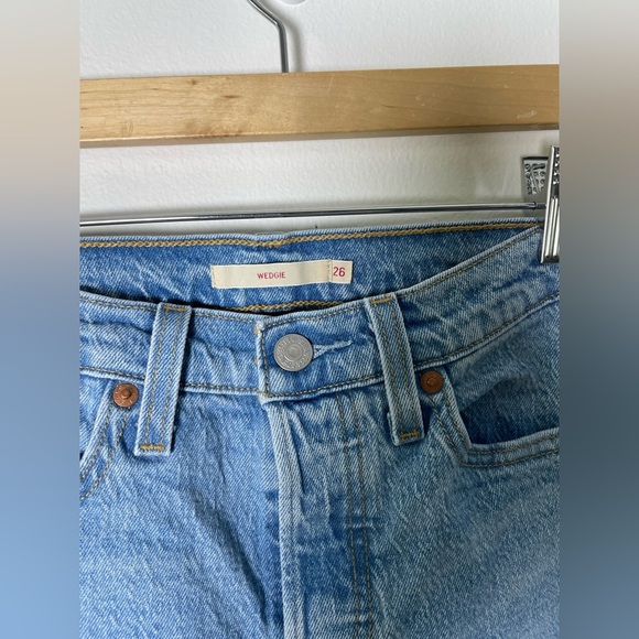 Levi's Premium Wedgie Straight Fit High Rise Jeans Size 26 Stretch Button fly - Picture 4 of 9